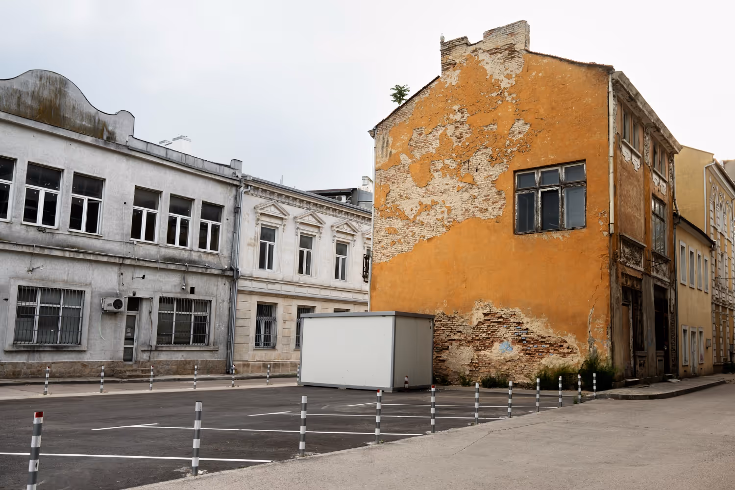 Kamienica zniszczona przez szkody górnicze.